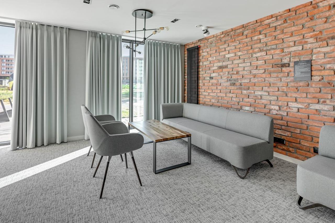 Chlebova - Riverside View Terrace, Free Parking, Gym & Kidsplay By Downtown Apartment *