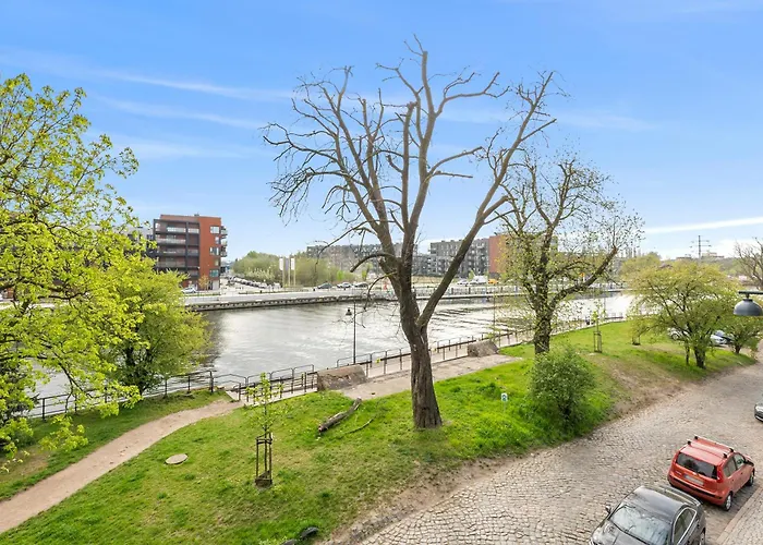 Chlebova - Riverside View Terrace, Free Parking, Gym & Kidsplay By Downtown Apartments