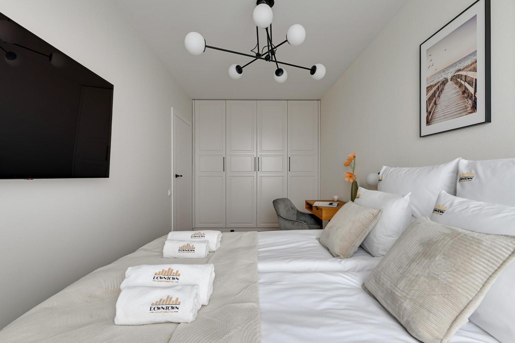 Chlebova - Riverside View Terrace, Free Parking, Gym & Kidsplay By Downtown Appartamento *